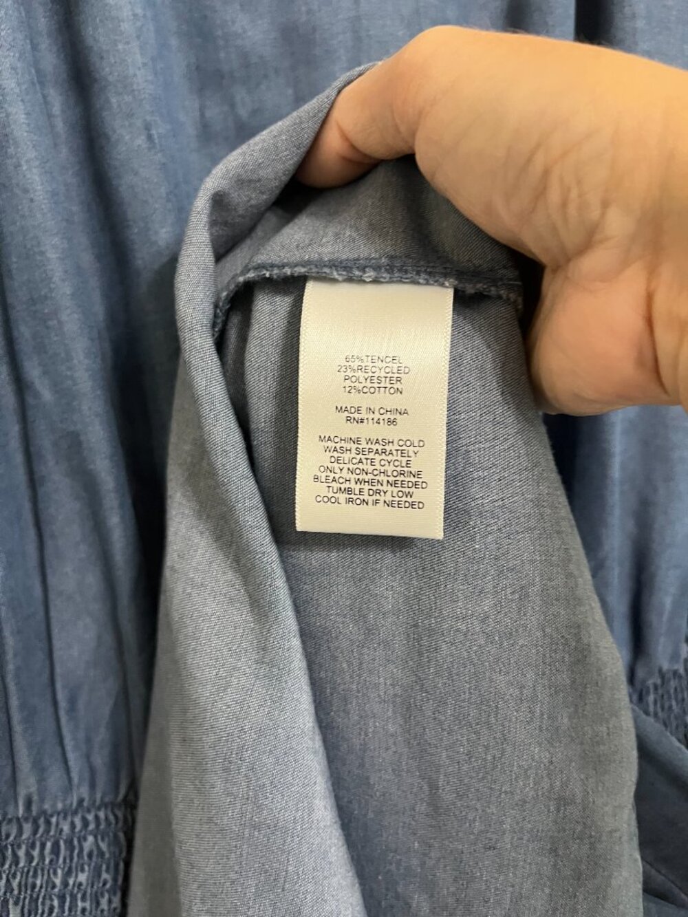 Frye & Co Chambray Blue Dress NWT Smocked Waist Keyhole Flutter Sleeve Large - Picture 8 of 10